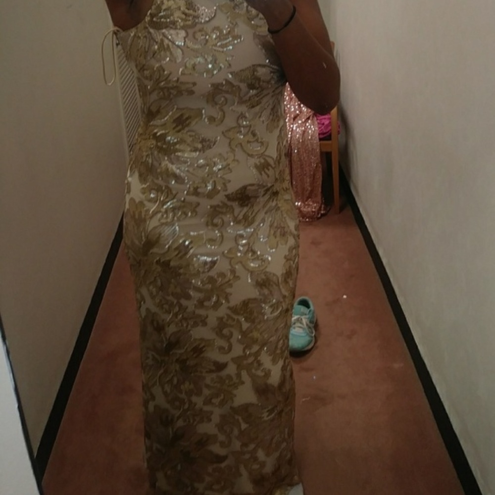 Belle Badgley Mischka Floral Sequin Column Gown